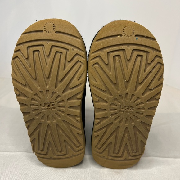 UGG Black Kids Girl Boots US 11 / EU 28 - Picture 6 of 13